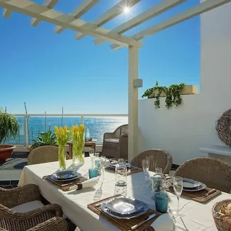 Casa Chanel - Ocean Front With Rooftop Jacuzzi Ferienhaus Albufeira
