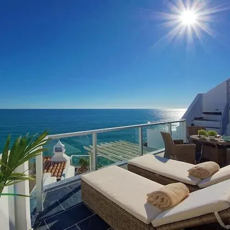 Casa Chanel - Ocean Front With Rooftop Jacuzzi 度假居